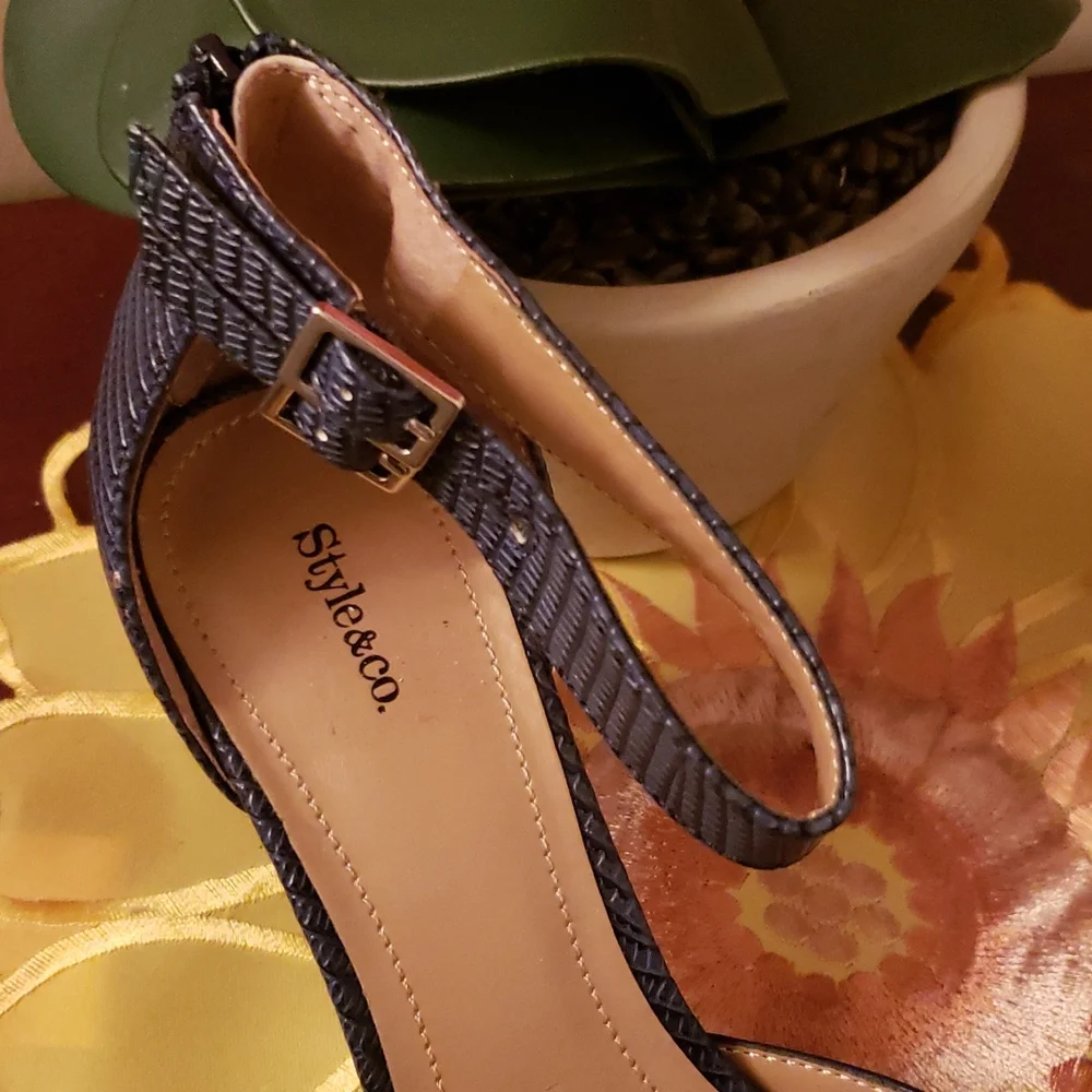 Style@ Co Wylid-Pointed Toe Women's Ankle D-Oray Pumps 💙 - Picture 2 of 4